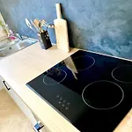 Cocon De La Tour - Jacuzzi - Nuit Romantique 아파트