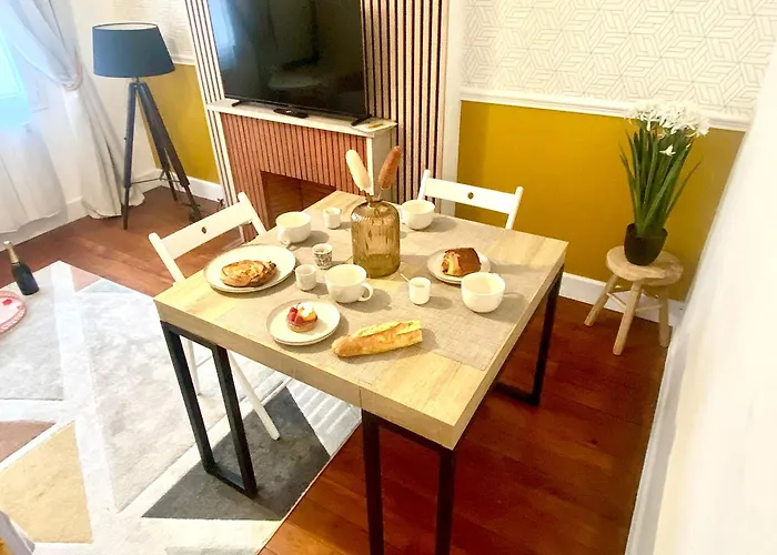 Cocon De La Tour - Jacuzzi - Nuit Romantique * Compiègne